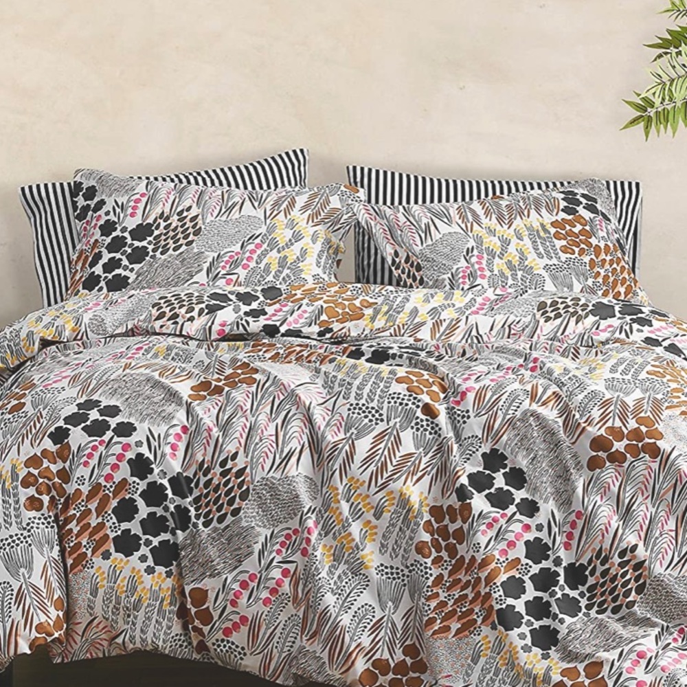 RELISTED Marimekko comforter set with two shams. Full/Queen size.